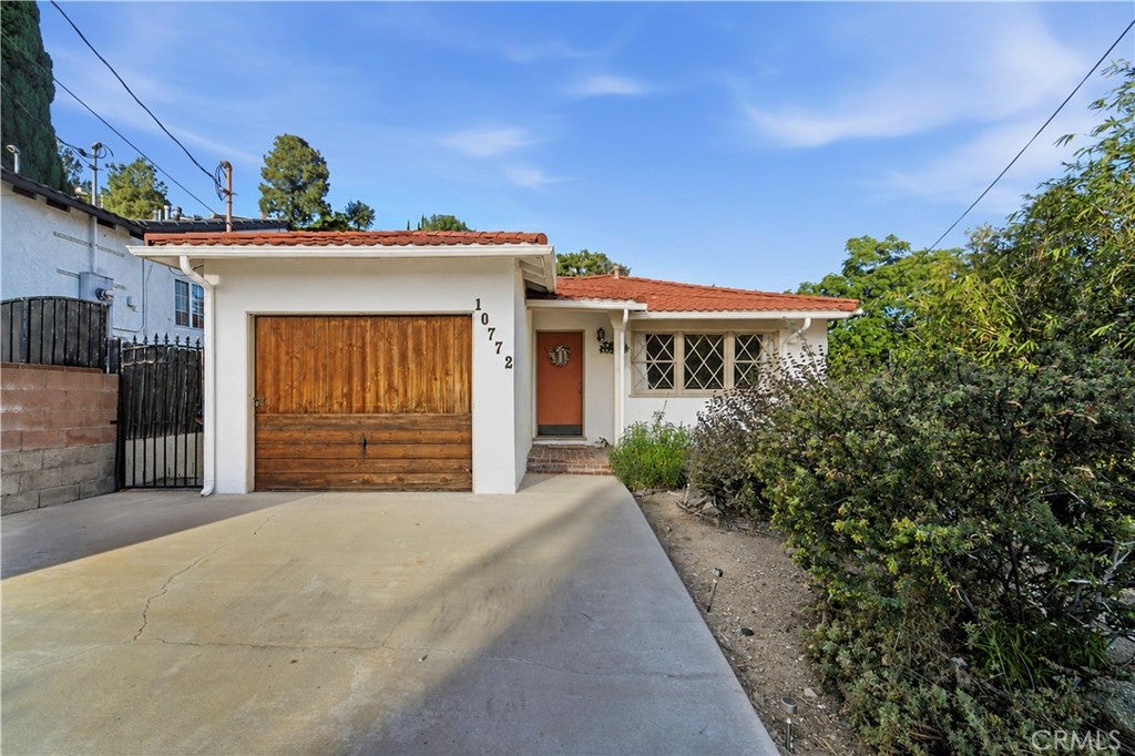 10772 Las Lunitas AVE