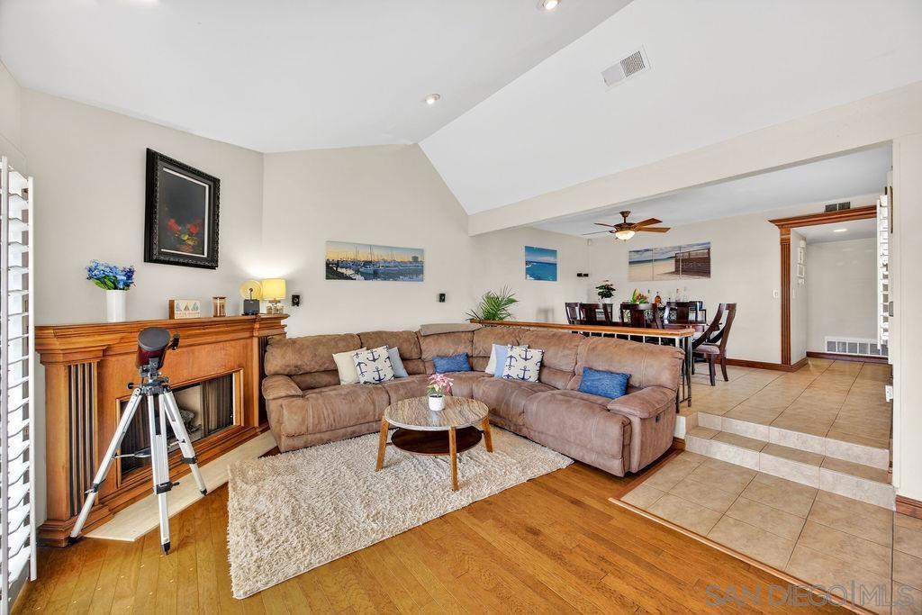 6998 Camino Degrazia