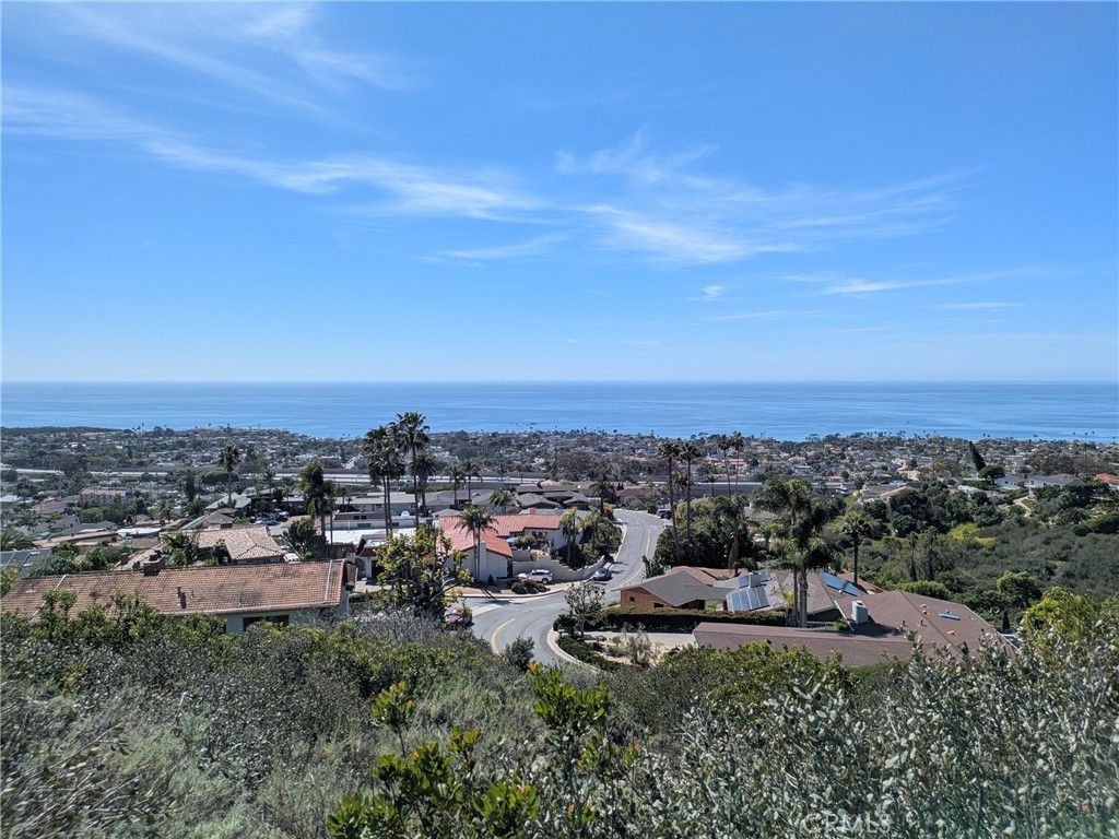 Photo of 504 E Avenida San Juan, San Clemente, CA 92672 (MLS # OC26039302)