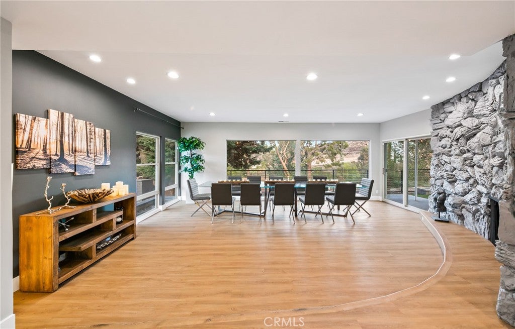 3716 Crownridge