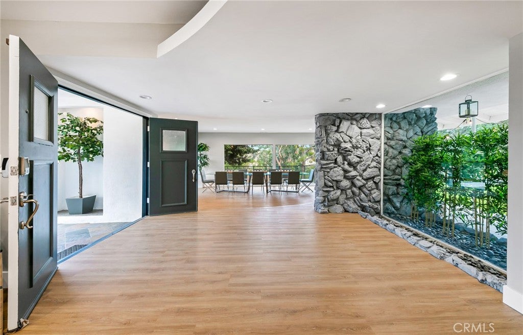 3716 Crownridge
