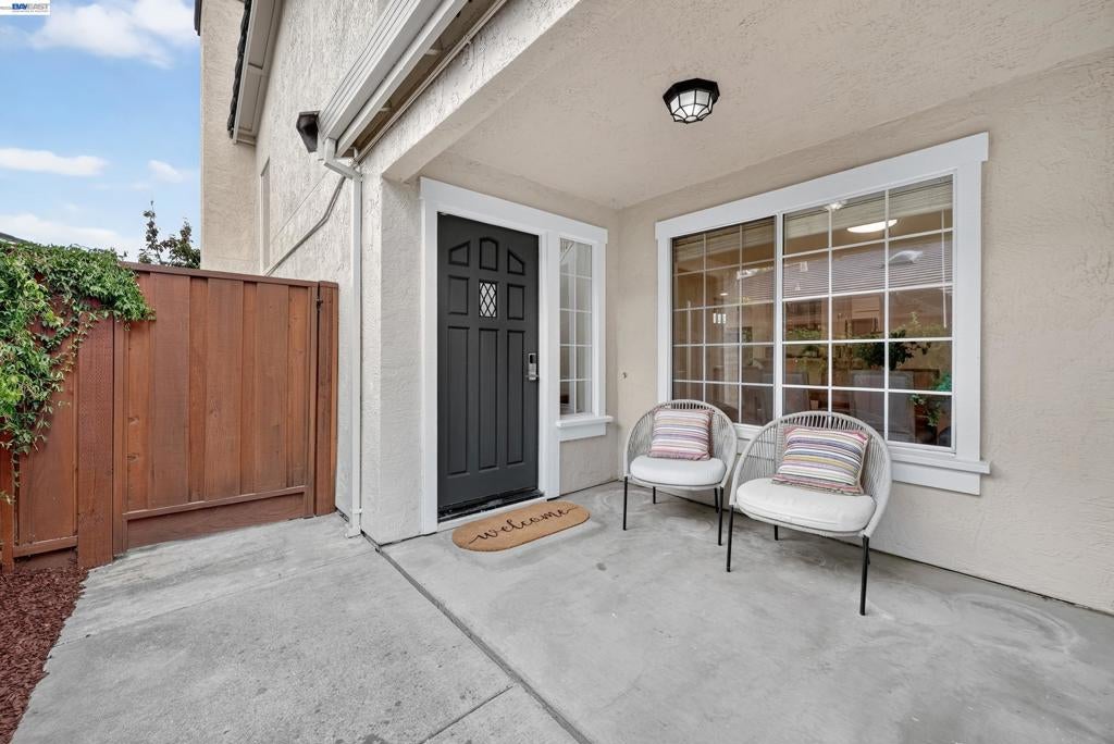 3813 Stone Pointe Way