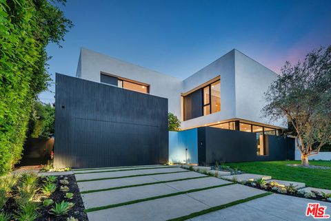 12212 Octagon Street Los Angeles CA 90049