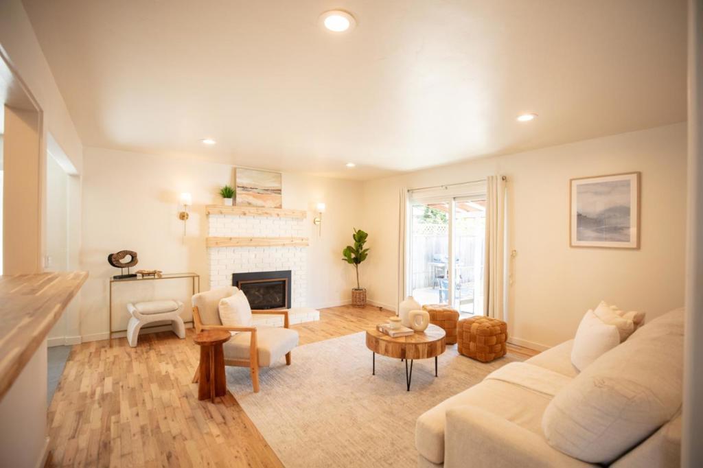 1465 Dougmar Drive
