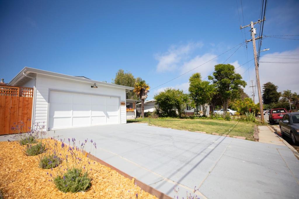 1465 Dougmar Drive
