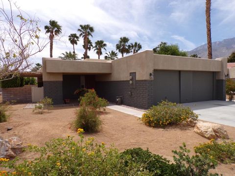 Photo of 2901 Sunflower Circle E, Palm Springs, CA 92262 (MLS # 219145835DA)