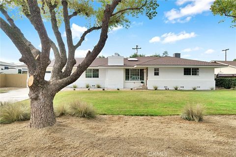 Photo of 5565 N Winchester Avenue, Fresno, CA 93704 (MLS # FR26017707)