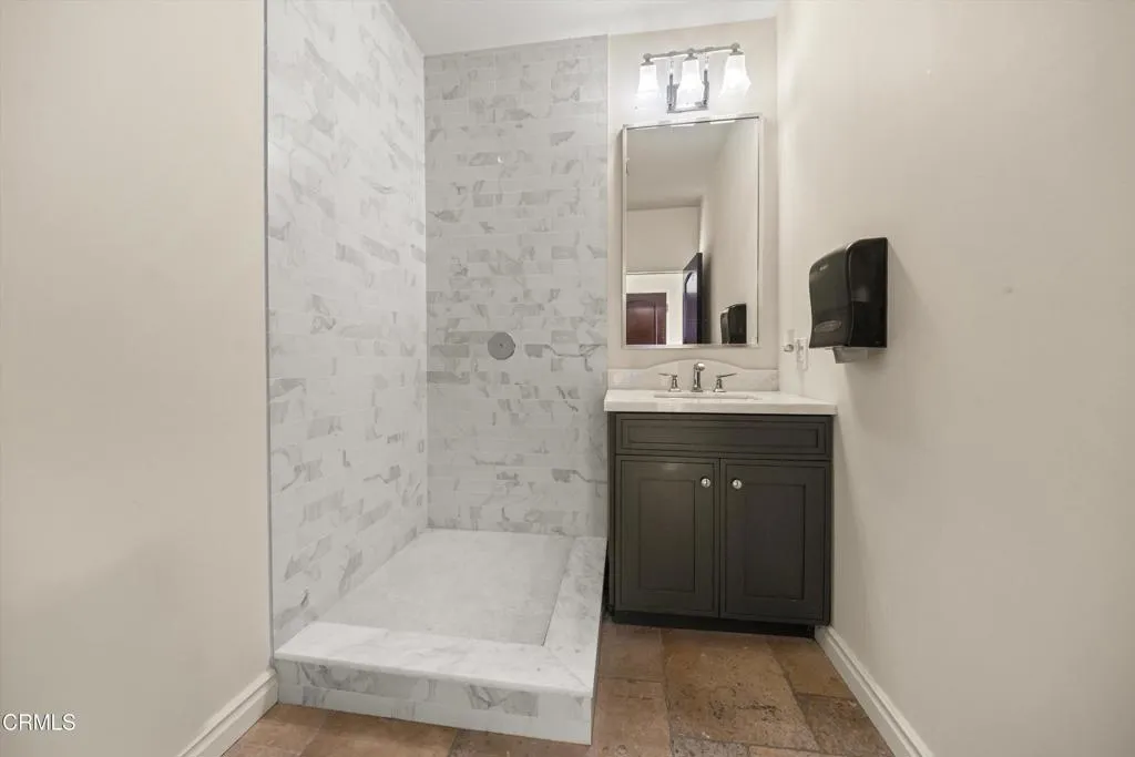 Montecito, California 93108, United States, 4 Bedrooms Bedrooms, ,4 BathroomsBathrooms,Residential,Active,247479