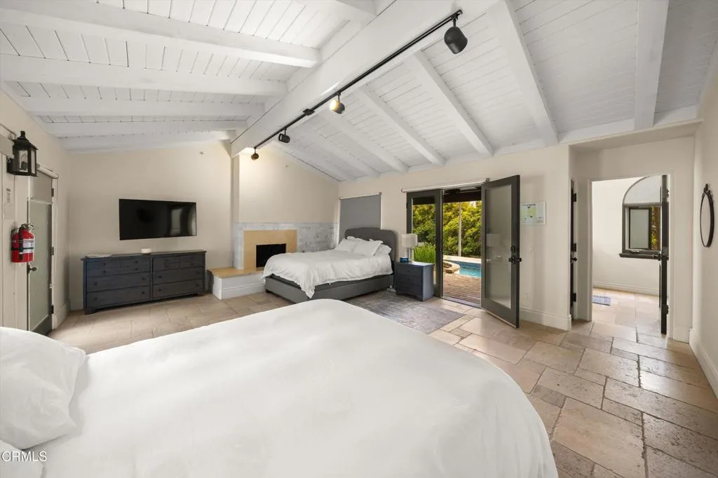 Montecito, California 93108, United States, 4 Bedrooms Bedrooms, ,4 BathroomsBathrooms,Residential,Active,247479