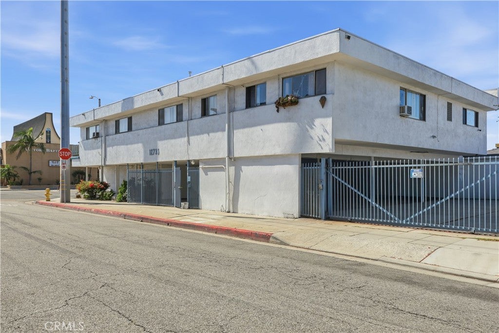 4701 W El Segundo