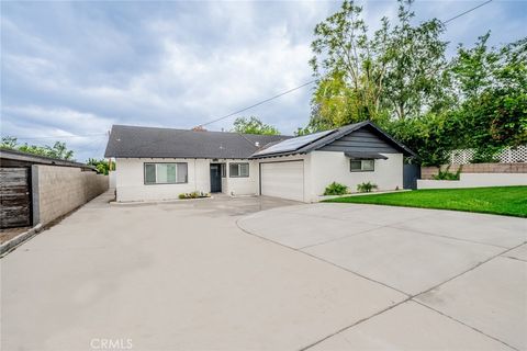 Photo of 5312 N Mountain View AVE, San Bernardino, CA 92407 (MLS # CV26118937)