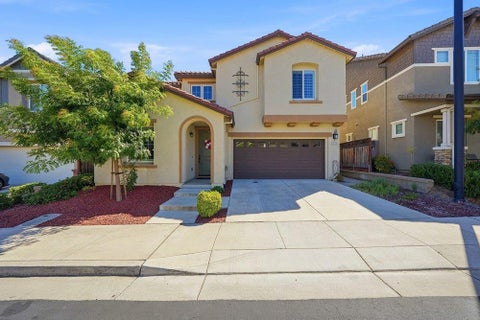 Photo of 1202 Sagardia Way, Gilroy, CA 95020 (MLS # ML82055421)