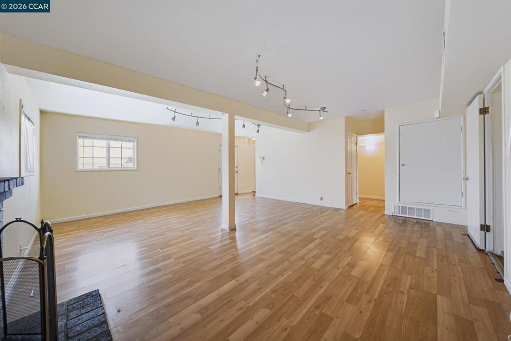 4600 Sandmound