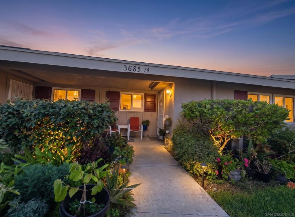 3685 N Vista Campana