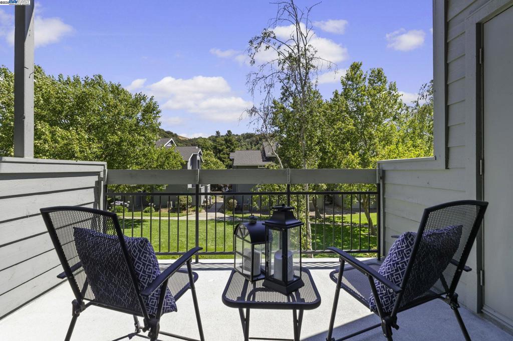 CANYON MEADOWS - Residential