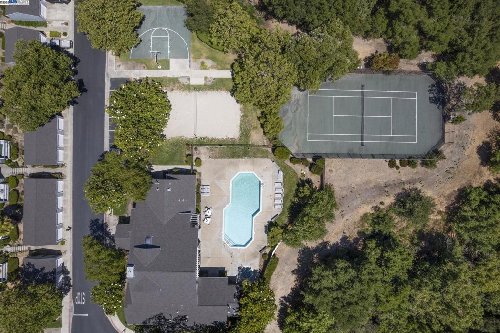 CANYON MEADOWS - Residential