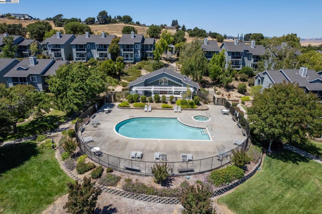 CANYON MEADOWS - Residential