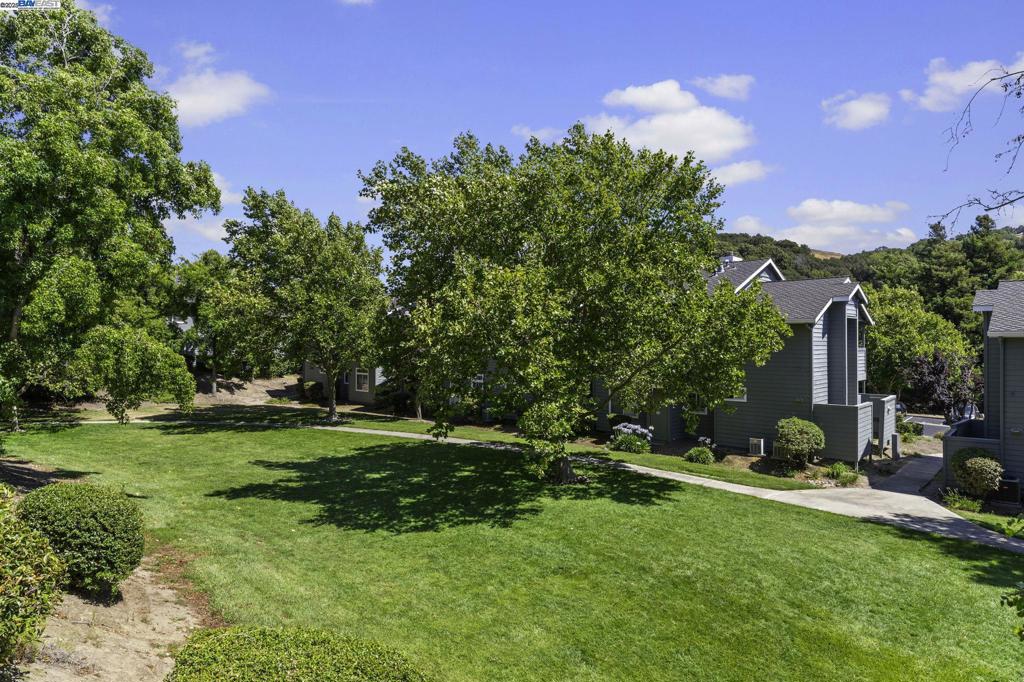 CANYON MEADOWS - Residential