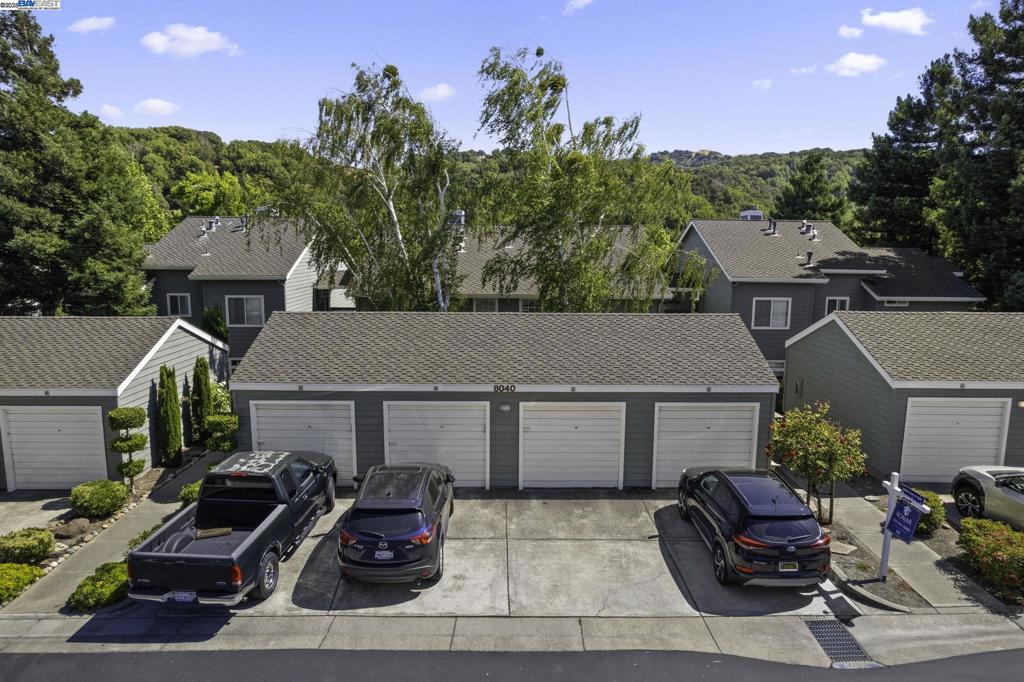 CANYON MEADOWS - Residential