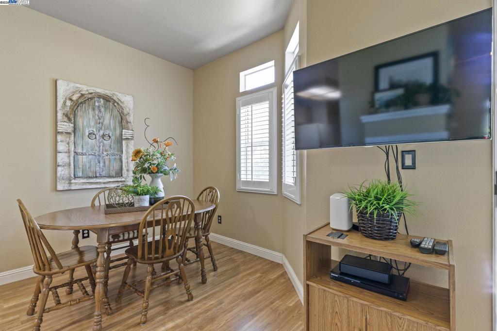 CANYON MEADOWS - Residential