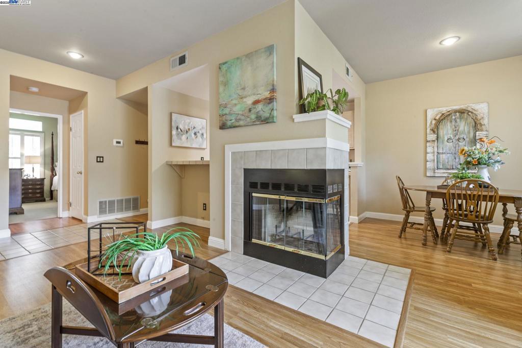 CANYON MEADOWS - Residential