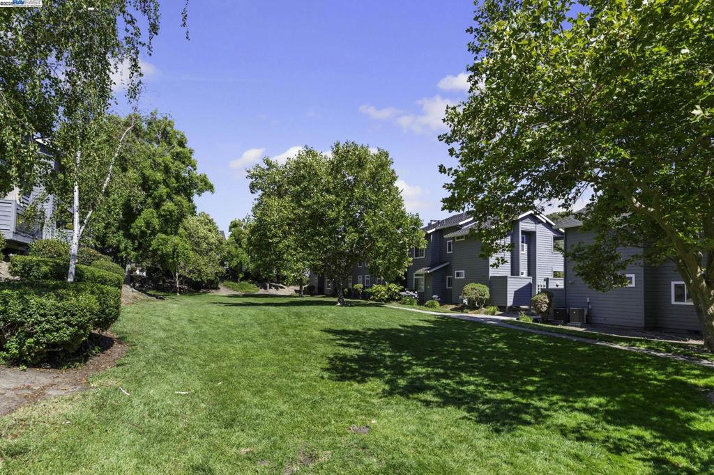 CANYON MEADOWS - Residential