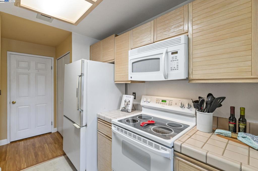 CANYON MEADOWS - Residential