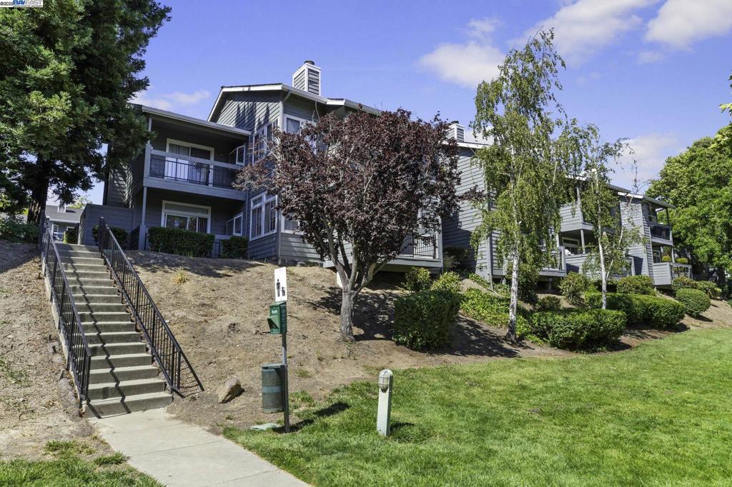 CANYON MEADOWS - Residential