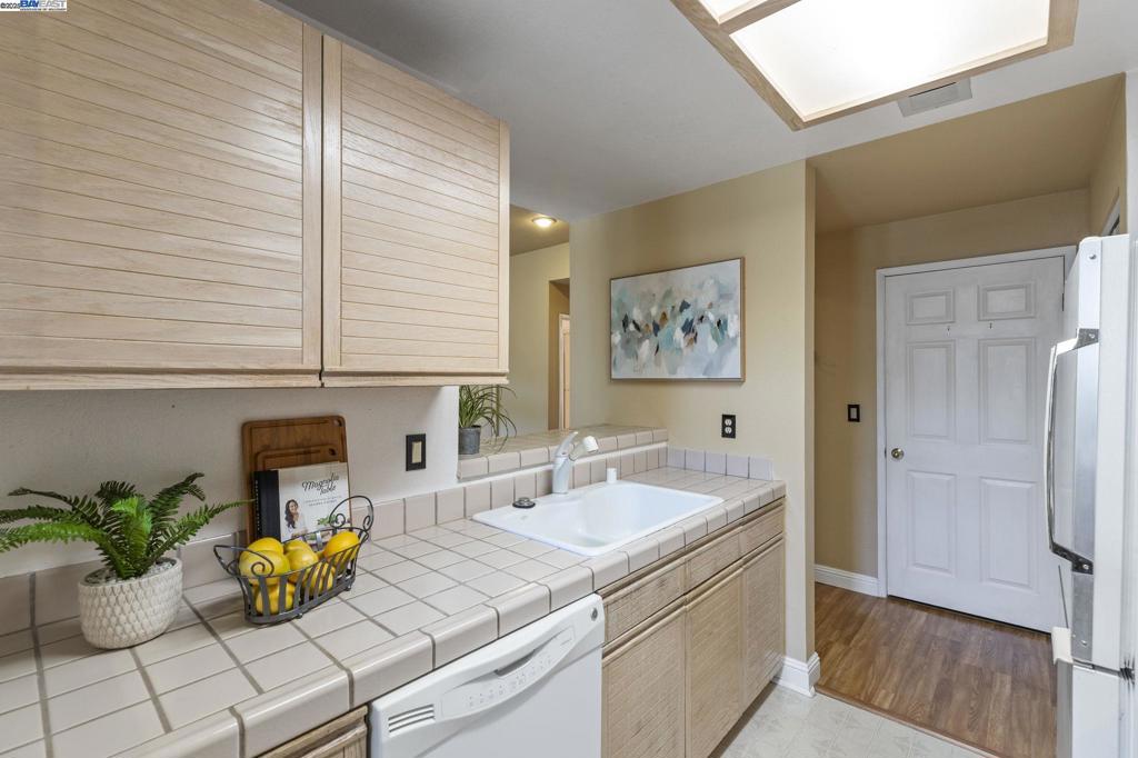 CANYON MEADOWS - Residential