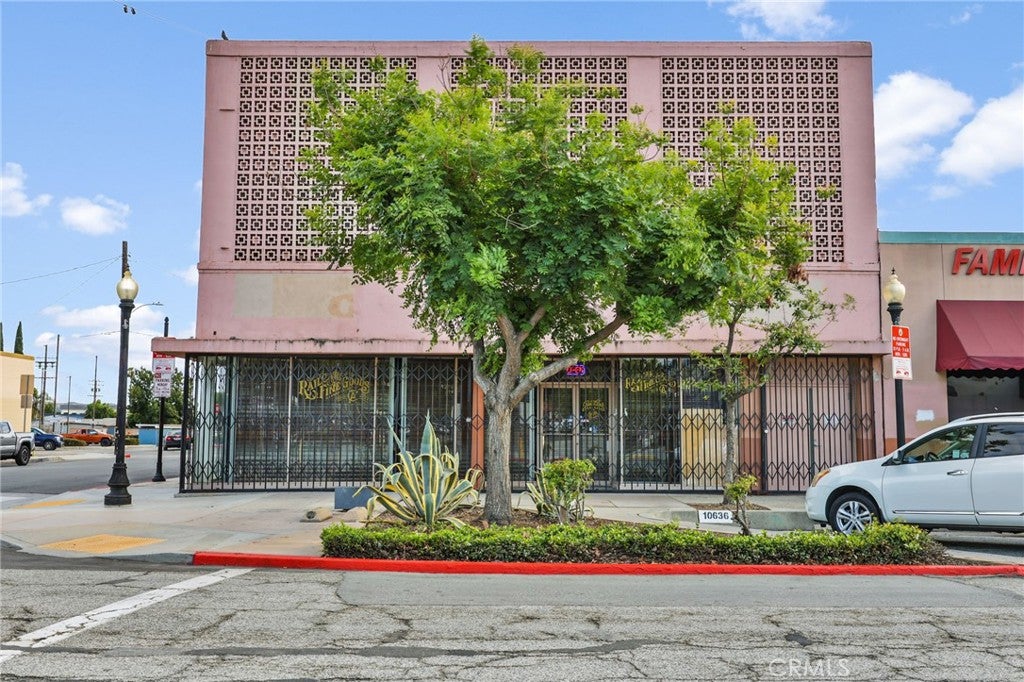 10640 Main Street