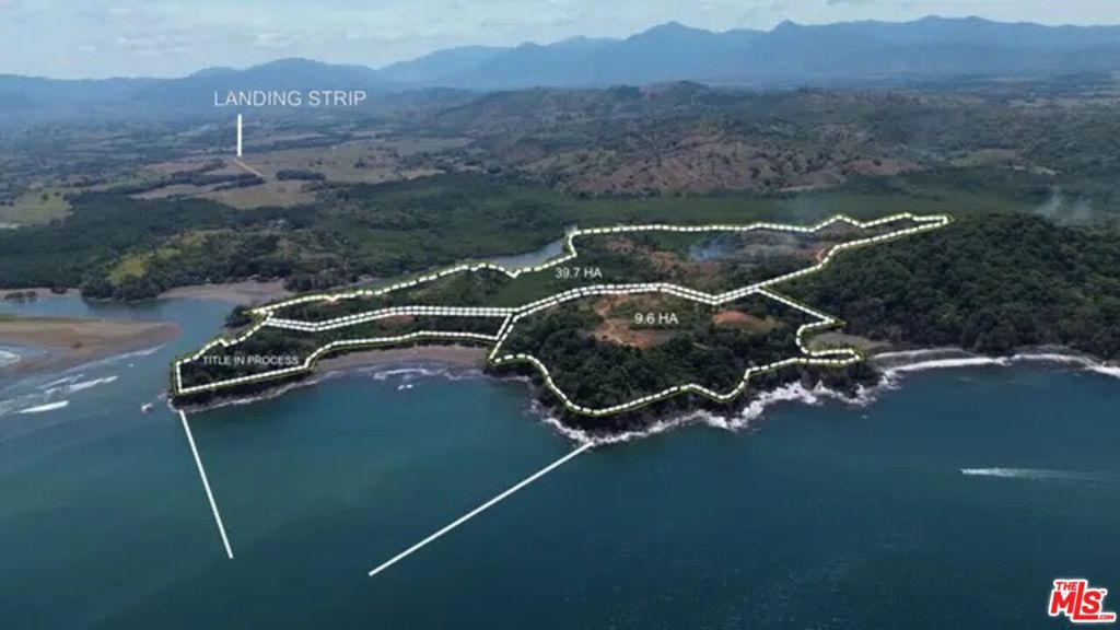 1 The Isla Panama