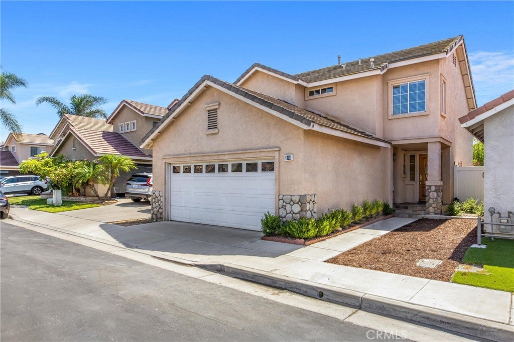 Photo of 921 Blossomcreek Ln LN, Corona, CA 92878 (MLS # IG26182503)