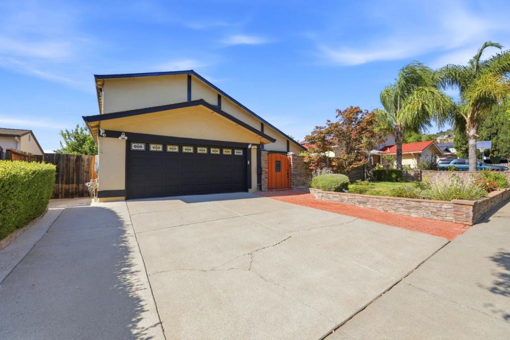 3371 Hostetter Road