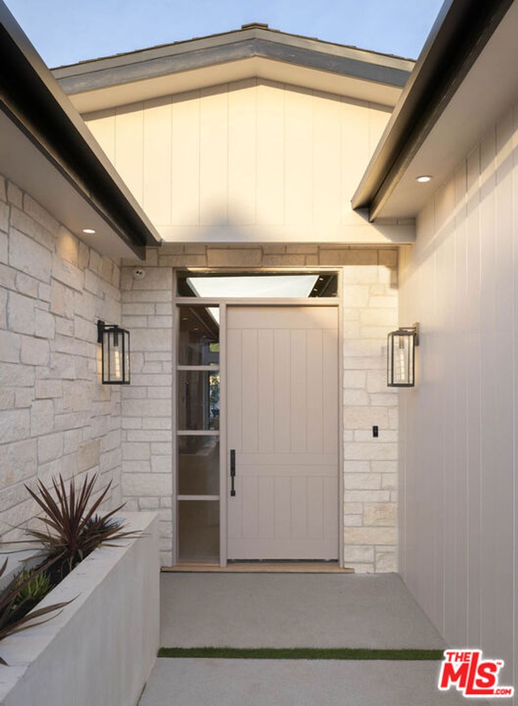 Photo of 4512 Sunnyslope Avenue, Sherman Oaks, CA 91423 (MLS # 26670067)