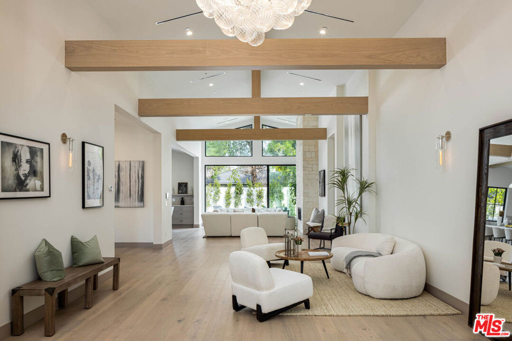 4512 Sunnyslope Avenue