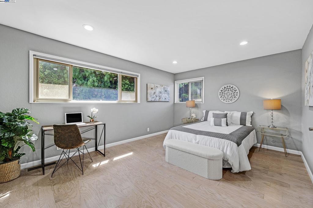 WASHINGTON MANOR - Residential
