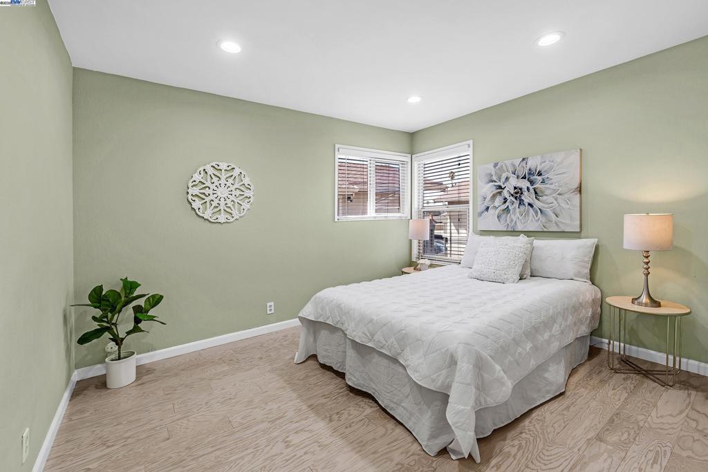 WASHINGTON MANOR - Residential