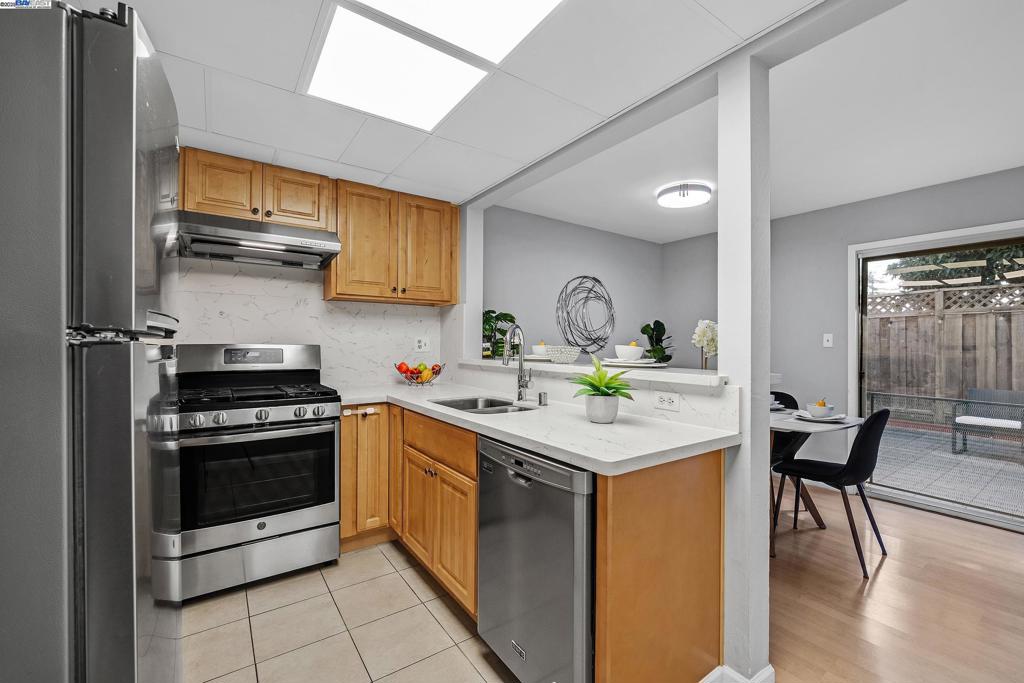 WASHINGTON MANOR - Residential