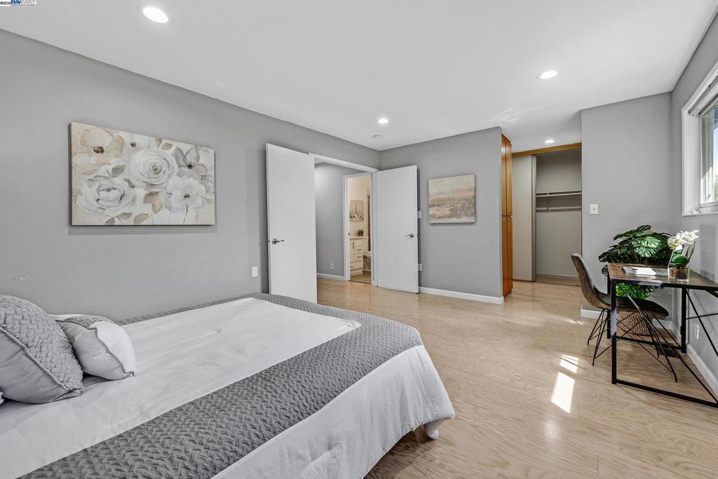 WASHINGTON MANOR - Residential