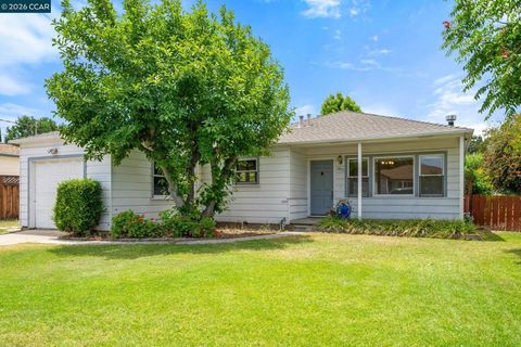 Photo of 1831 Venice Dr DR, Concord, CA 94519 (MLS # 41137675)