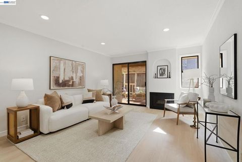 Photo of 1644 Branham Ln Ln #B, San Jose, CA 95118 (MLS # 41130369)