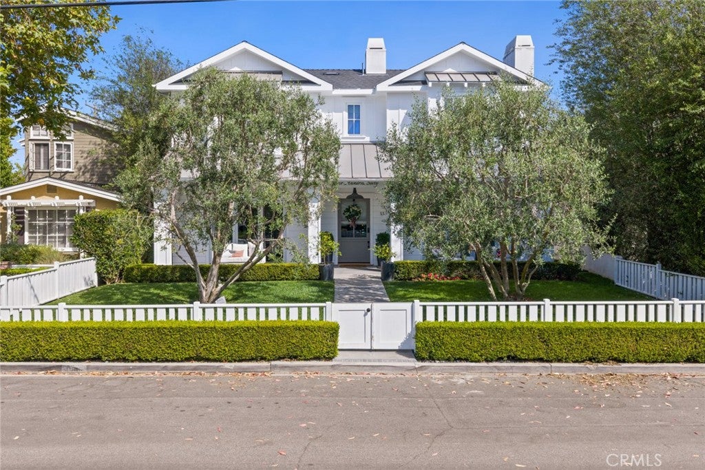 460 Santa Ana Avenue
