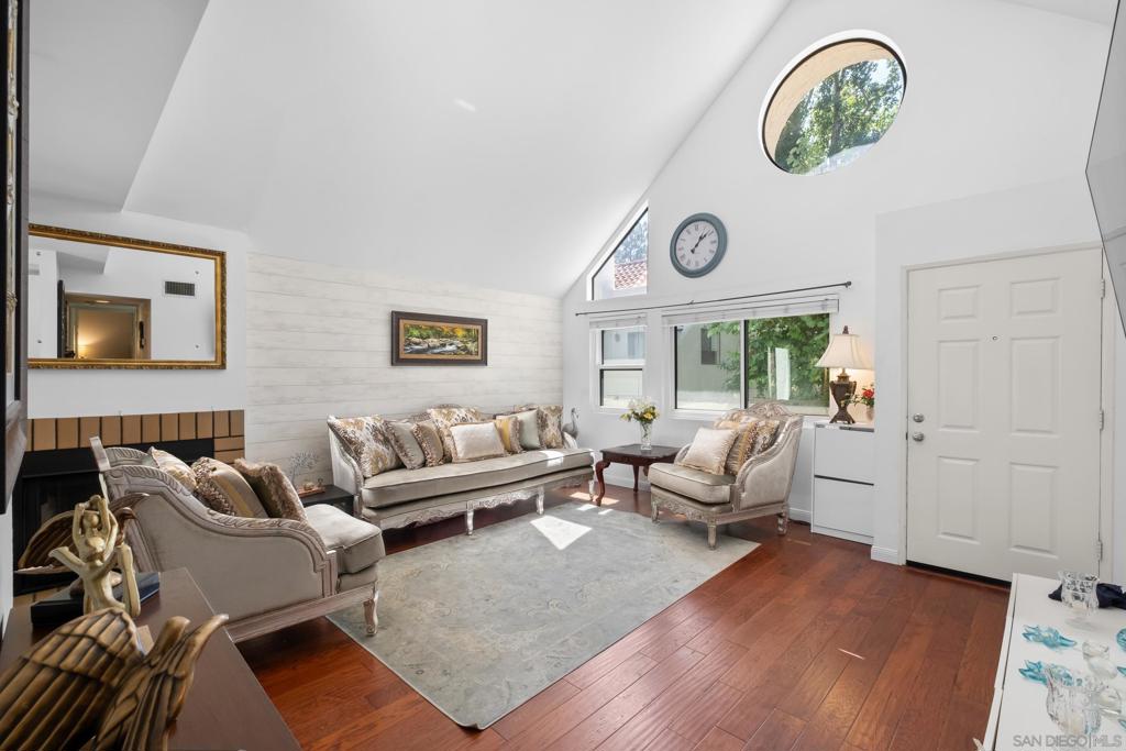 17885 Caminito Pinero 255