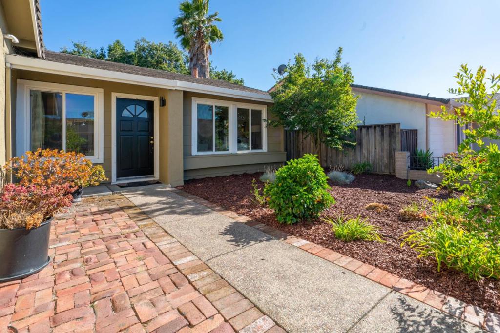 486 Fontanelle Court