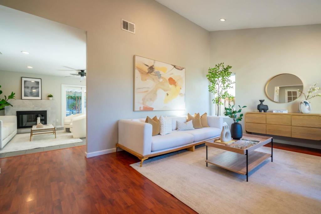 486 Fontanelle Court