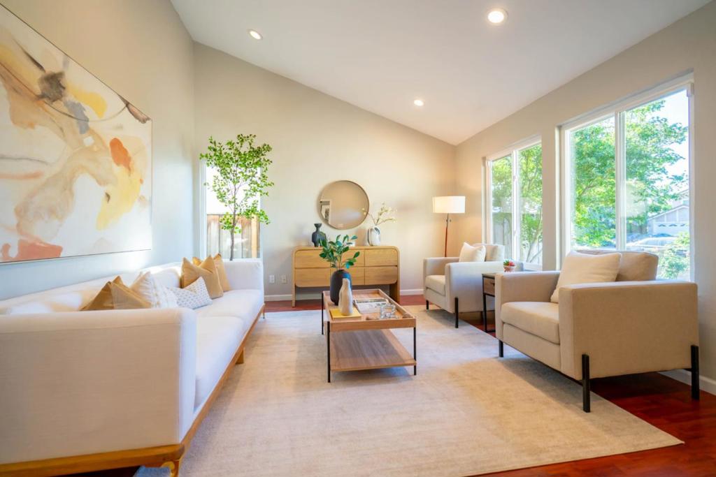 486 Fontanelle Court