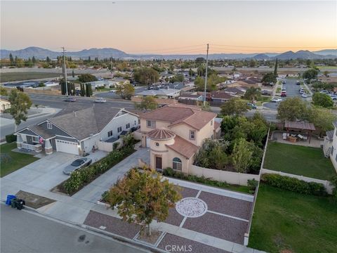 Photo of 1553 W Ceres St, Rialto, CA 92376 (MLS # CV25275482)