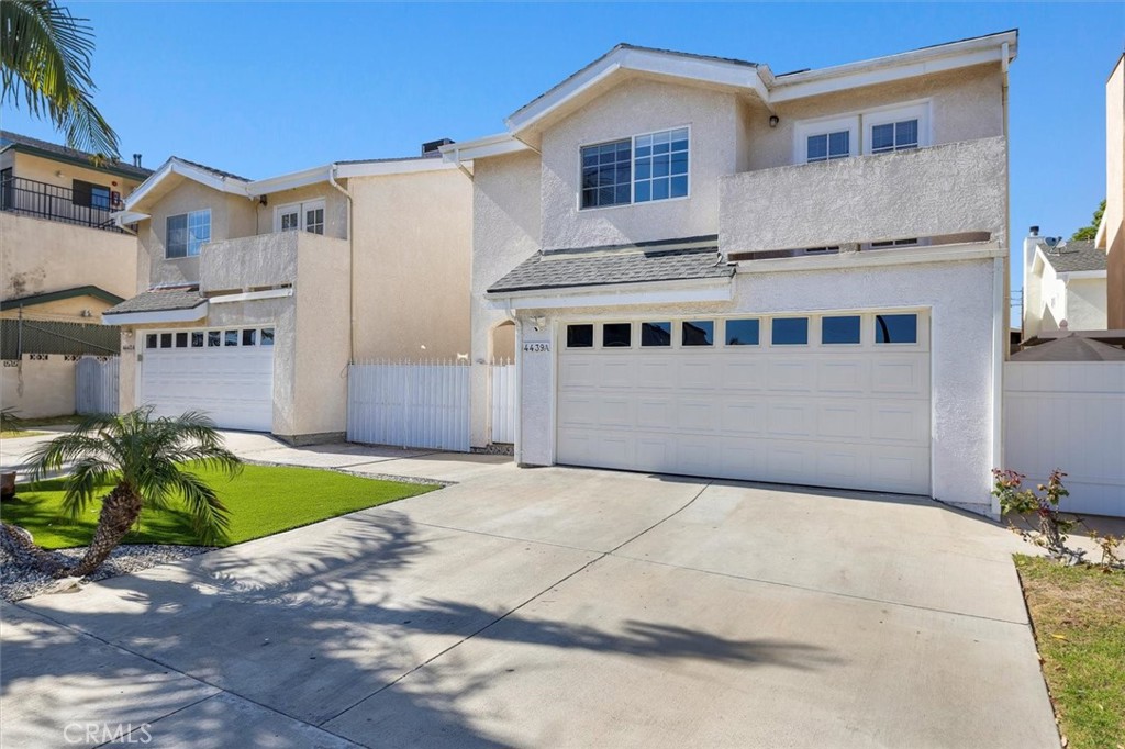 Welcome to this beautiful home in the heart of Hawthorne, California! This exceptional 3-bedroom, 3-bathroom home offers an idyllic blend of spacious indoor living and a remarkable outdoor sanctuary, all conveniently located near major freeways and equipped with a private garage.
Key Features:
Expansive Outdoor Space: Welcome to your very own private paradise. Boasting a generously sized outdoor space that is perfect for entertaining, outdoor potted plant gardening, or simply relaxing in the California sunshine. With plenty of room for outdoor dining, lounging, and activities, you'll have endless opportunities to enjoy the fresh air right at your doorstep.Spacious Interior: Inside, you'll find a well-designed floor plan that offers abundant space for all your needs. The open-concept living and dining areas provide an inviting atmosphere, ideal for hosting gatherings or unwinding after a long day. Natural light pours in through large windows, creating a warm and welcoming ambiance.Private Garage: Never worry about parking again! This rental includes a private garage, ensuring convenience and peace of mind for your vehicles and storage needs.Ideal Location: Situated in the charming city of Hawthorne, you'll enjoy easy access to major freeways, including the 405 and 105, making your daily commute a breeze. Nearby, you'll find a variety of dining, shopping, and recreational options, and beaches ensuring that you're never far from the best that the area has to offer. Three Bedrooms and Three Bathrooms: This home features three comfortable bedrooms with high ceilings flooded with natural light, providing ample space for you or roommates.
Don't miss the opportunity to make this remarkable Hawthorne rental your new home. With its spacious interior, extensive outdoor space, private garage, and convenient location, it offers a perfect blend of comfort and convenience. Schedule a viewing and experience the beauty of this exceptional property for yourself!