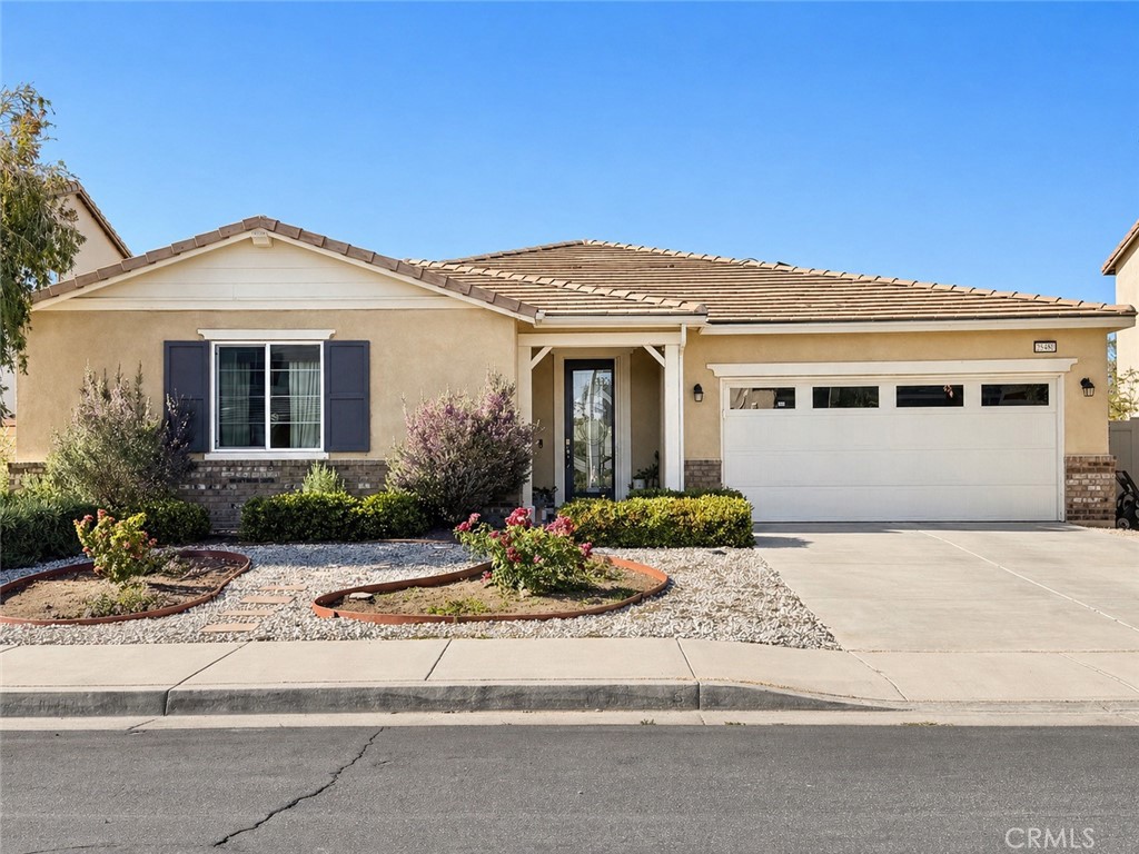 Single story home in Audie Murphy Ranch
