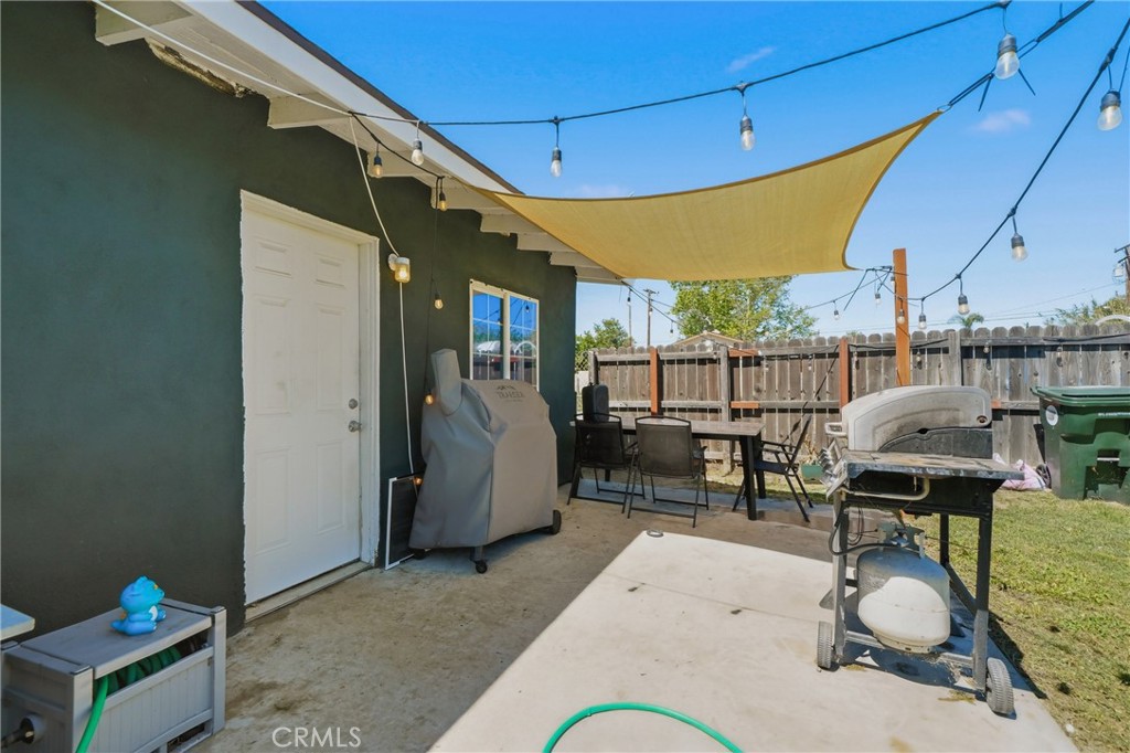 868 W 48th